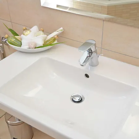 Rosa - Apt. 18 * Sellin (Rugen)